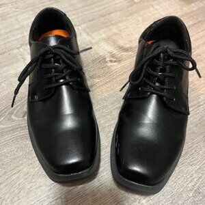 Madison Ave. Youth Size 5 Dress Shoes